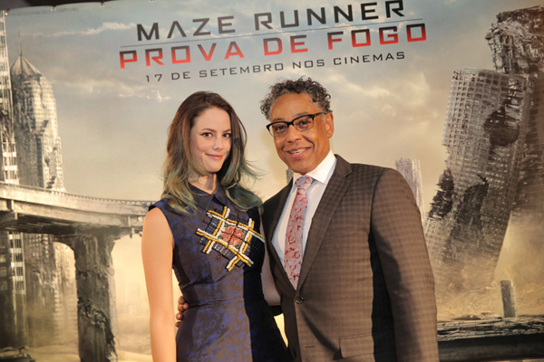 คายา สโคเดลาริโอ ควง จิอันคาร์โล เอสโพซิโต ร่วมงานพรีเมียร์ Maze Runner : The Scorch Trials ที่ บราซิล
