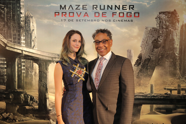คายา สโคเดลาริโอ ควง จิอันคาร์โล เอสโพซิโต ร่วมงานพรีเมียร์ Maze Runner : The Scorch Trials ที่ บราซิล