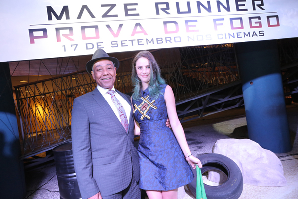 คายา สโคเดลาริโอ ควง จิอันคาร์โล เอสโพซิโต ร่วมงานพรีเมียร์ Maze Runner : The Scorch Trials ที่ บราซิล