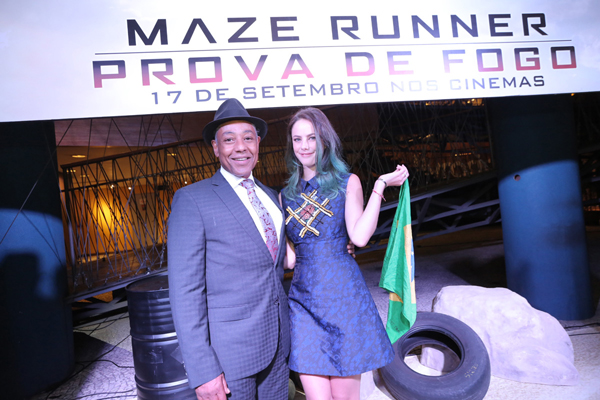 คายา สโคเดลาริโอ ควง จิอันคาร์โล เอสโพซิโต ร่วมงานพรีเมียร์ Maze Runner : The Scorch Trials ที่ บราซิล