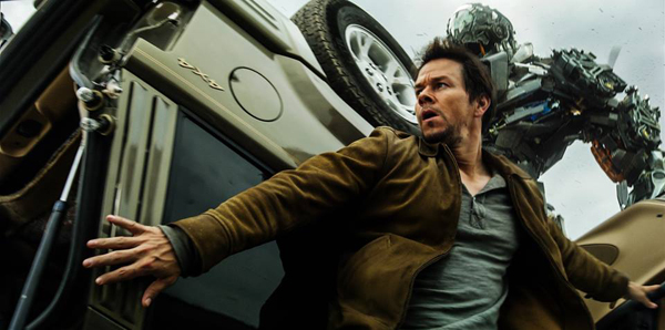 กลับมาแน่ มาร์ค วอห์ลเบิร์ก นำทัพหุ่นยนต์ใน Transformers 5 