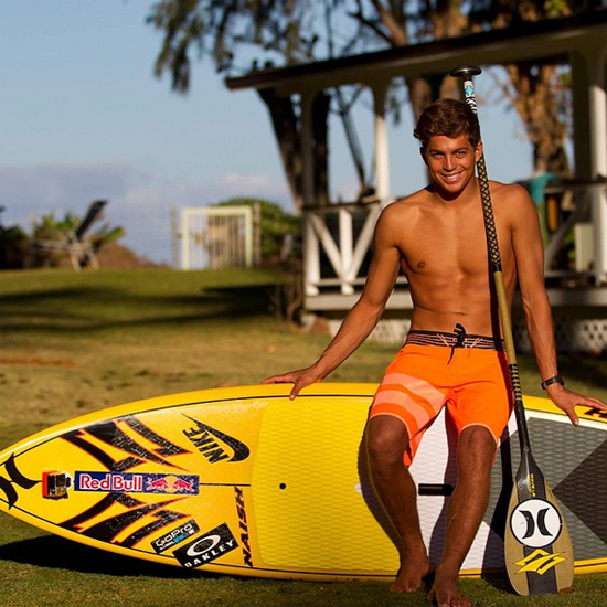 นักกีฬาหล่อ