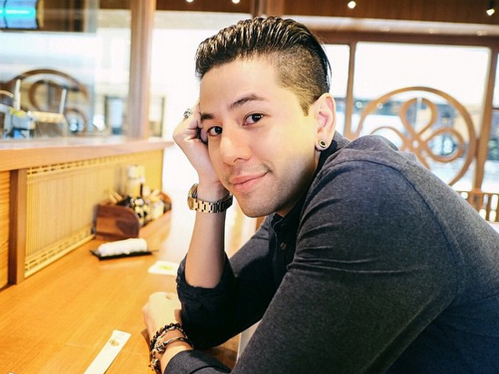ดีเจหล่อ
