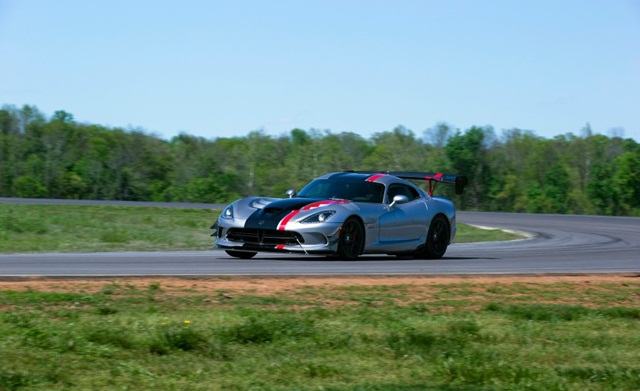 Dodge Viper ACR