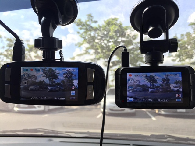 รีวิวเปรียบเทียบกล้องติดรถยนต์ Dcam D2 กับ G1W