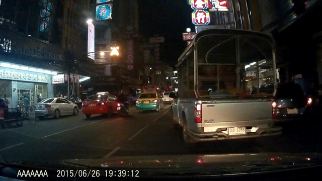 รีวิวเปรียบเทียบกล้องติดรถยนต์ Dcam D2 กับ G1W