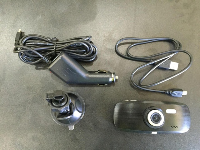 รีวิวเปรียบเทียบกล้องติดรถยนต์ Dcam D2 กับ G1W