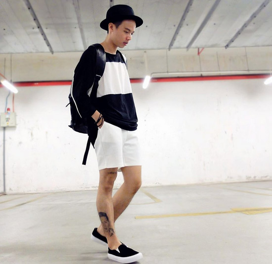 แฟชั่นเสื้อผ้าสีขาวดำผู้ชาย