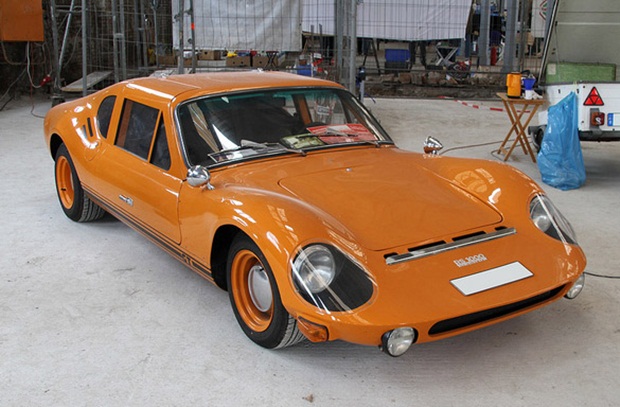 รถยนต์ประตูปีกนก