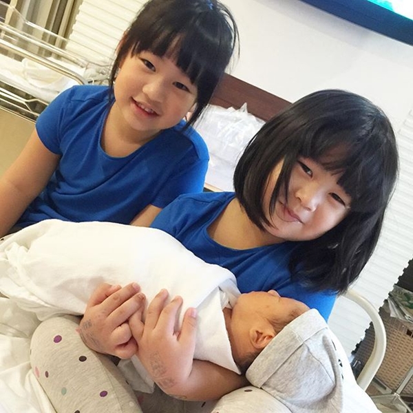 น้องออกู๊ด ร้องไห้จ้า เมื่อพี่ออก้า ใส่ชุดไอรอนแมน มาอุ้ม