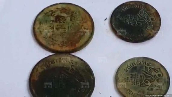 ขุดพบเหรียญ ร.5 ใต้โบสถ์เก่า คอหวยแห่ตีเลขเด็ด