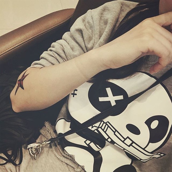 ดีเจต้นหอม ศกุนตลา ภาพเปลือยหลัง