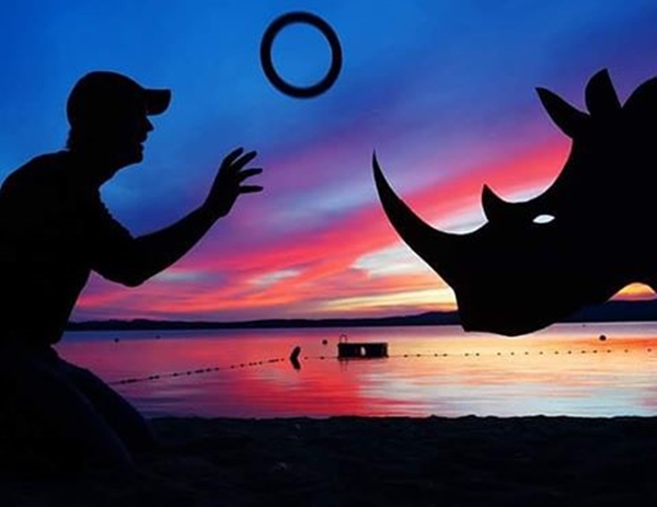 เซลฟี่เงาสุดเก๋ อยากถ่ายกับใครก็จัดไป