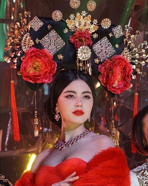 ใหม่ ดาวิกา