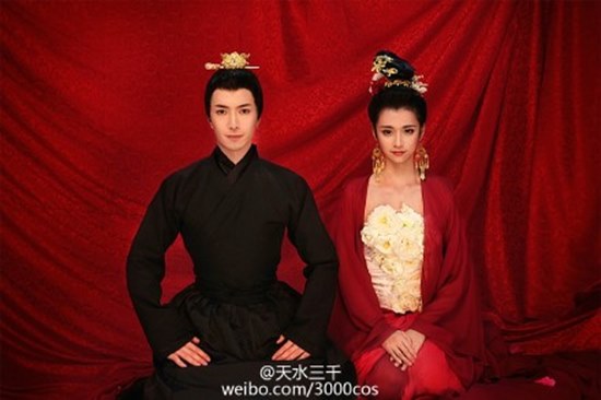 หนุ่มหน้าสวยปะทะผู้ชาย ถ่ายแบบสไตล์พระสนมเอก 