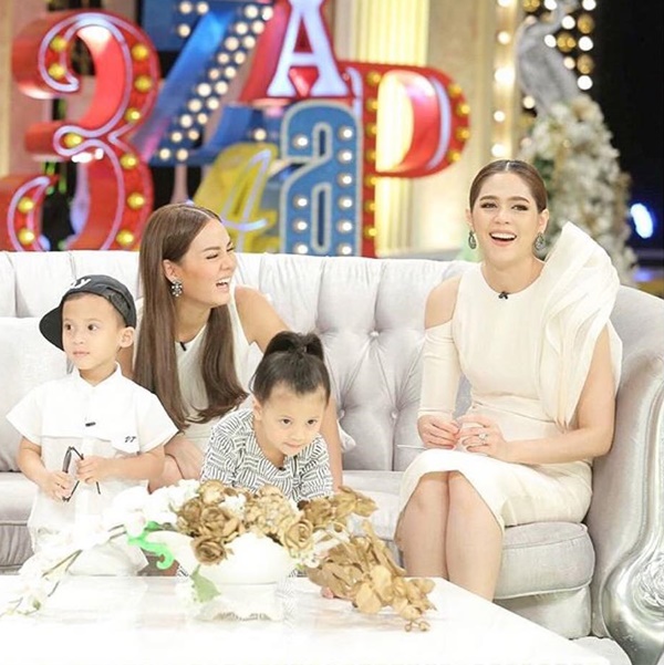 เจนี่ เทียนโพธิ์สุวรรณ สปีคอิงลิชกับ น้องบีน่า น้องบรู๊คลิน