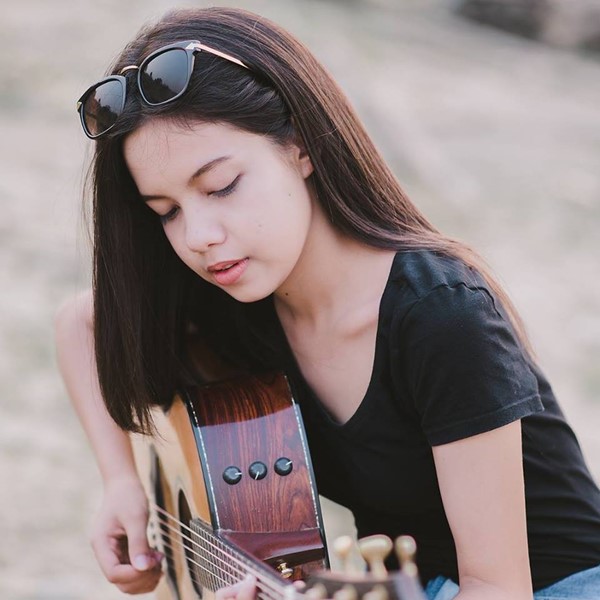 น้องจัสมิน สาวน้อยกะเหรี่ยงเสียงเพราะ