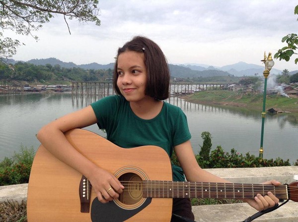 น้องจัสมิน สาวน้อยกะเหรี่ยงเสียงเพราะ