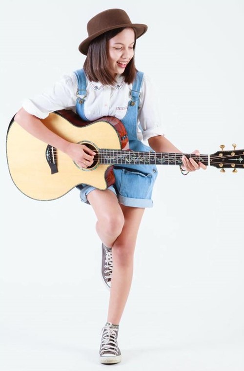 น้องจัสมิน สาวน้อยกะเหรี่ยงเสียงเพราะ