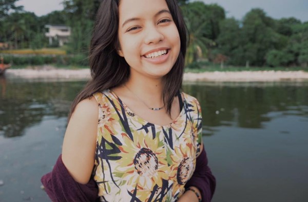 น้องจัสมิน สาวน้อยกะเหรี่ยงเสียงเพราะ