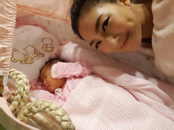 แพนเค้ก เขมนิจ เห่อหลานสาว