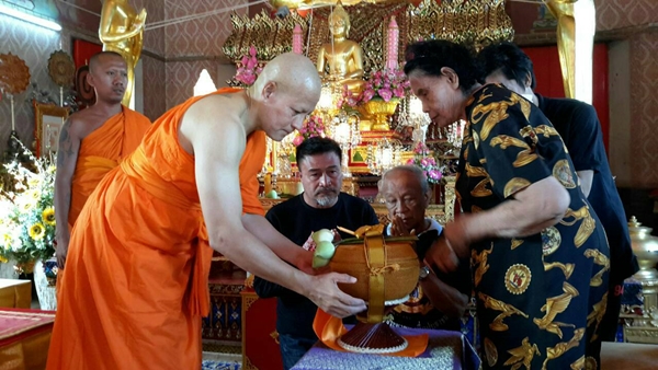 บิณฑ์ บรรลือฤทธิ์ บวช