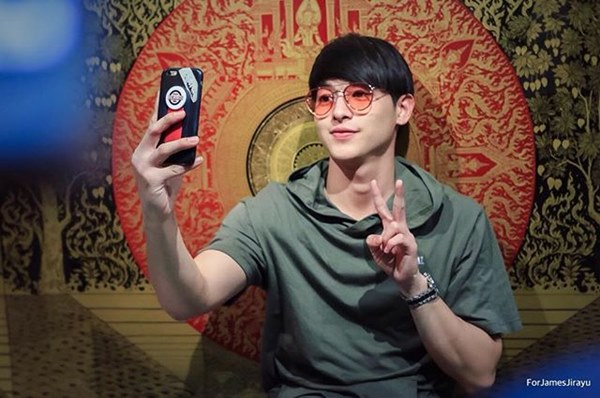 เจมส์ จิรายุ