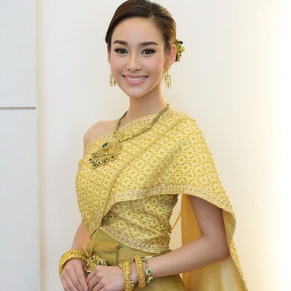 นาว ทิสานาฏ