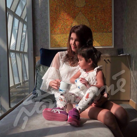 โบว์ แวนด้า น้องมะลิ ถ่ายโฟโตบุ๊กที่ลาว