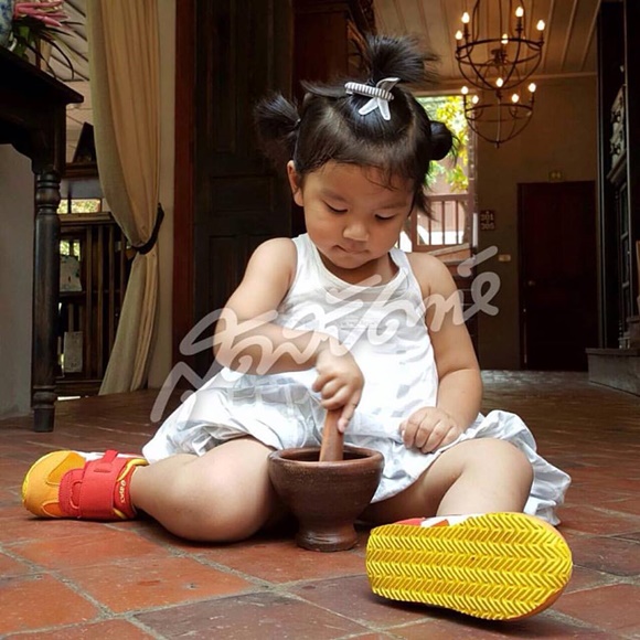 โบว์ แวนด้า น้องมะลิ ถ่ายโฟโตบุ๊กที่ลาว