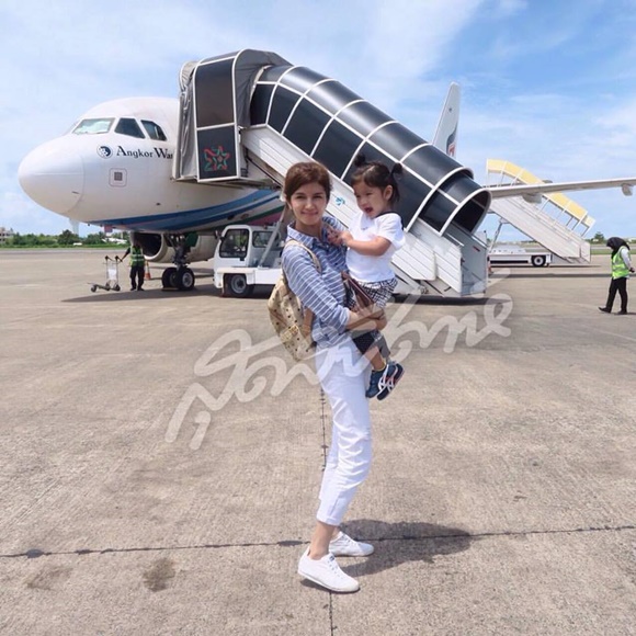 โบว์ แวนด้า น้องมะลิ ถ่ายโฟโตบุ๊กที่ลาว