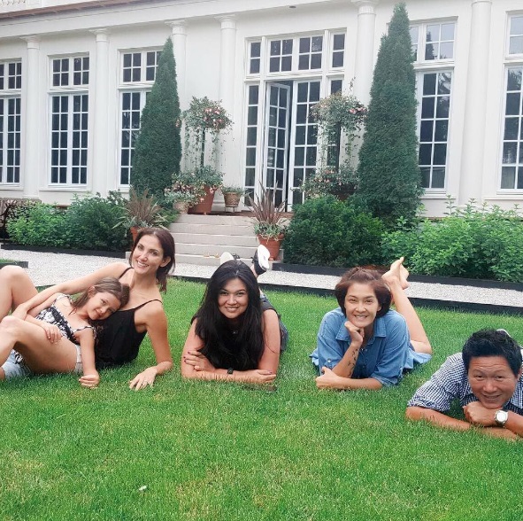 ลูกเกด-ซินดี้-เฮเลน 3 นางแบบตัวแม่นัดรวมตัวกัน