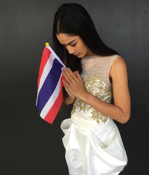 ชุดทศพักตร์นารีศรีสยาม