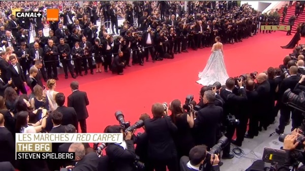  ชมพู่ อารยา