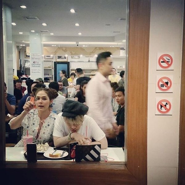 ชมพู่ อารยา กินข้าวข้างทาง