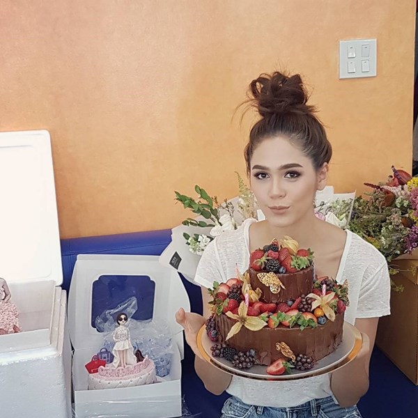 เค้กวันเกิด ชมพู่ อารยา