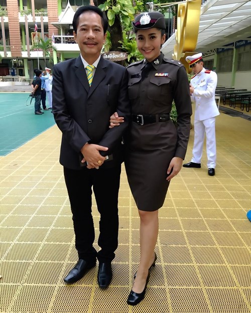 สุรชัย สมบัติเจริญ 