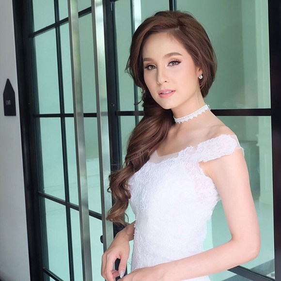 ขวัญ อุษามณี