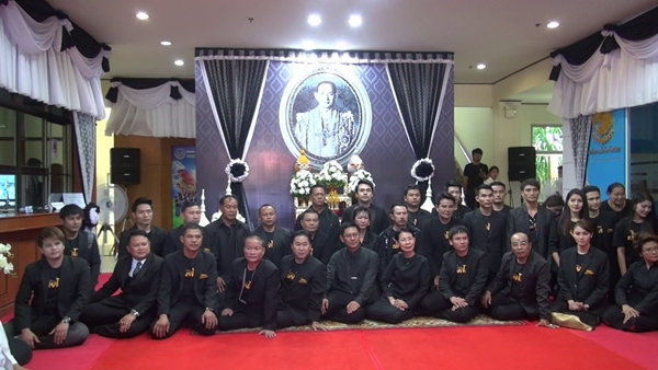 หม่ำ จ๊กมก ไผ่ พงศธร นำทีมชาวยโสธร ลงนามถวายอาลัย