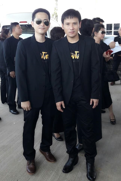 หม่ำ จ๊กมก ไผ่ พงศธร นำทีมชาวยโสธร ลงนามถวายอาลัย
