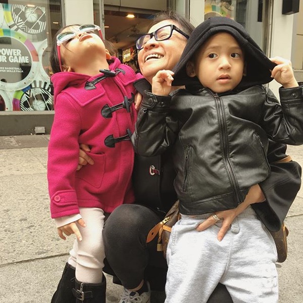 พ่อเวย์ ไทยเทเนียม แม่นานา น้องบีน่า บรู๊คลิน