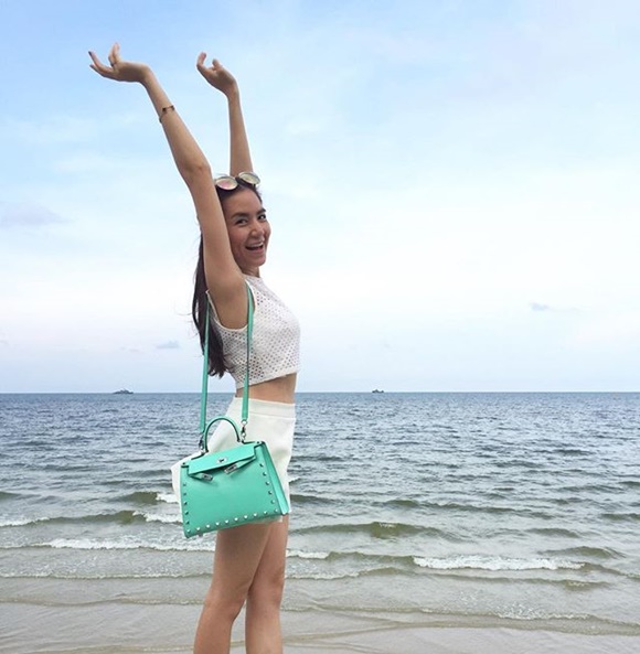 พลอย ชิดจันทร์ แท็กทีมแก๊งเพื่อนสาว จัดทริปเที่ยวทะเล