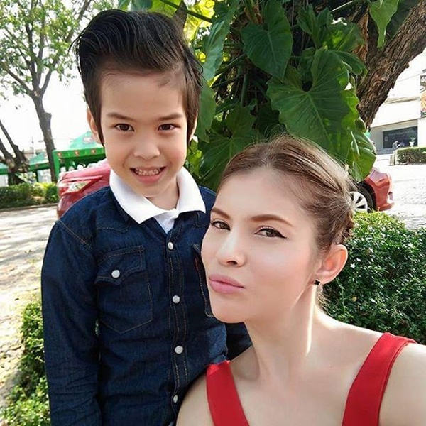 แอนนี่ บรู๊ค