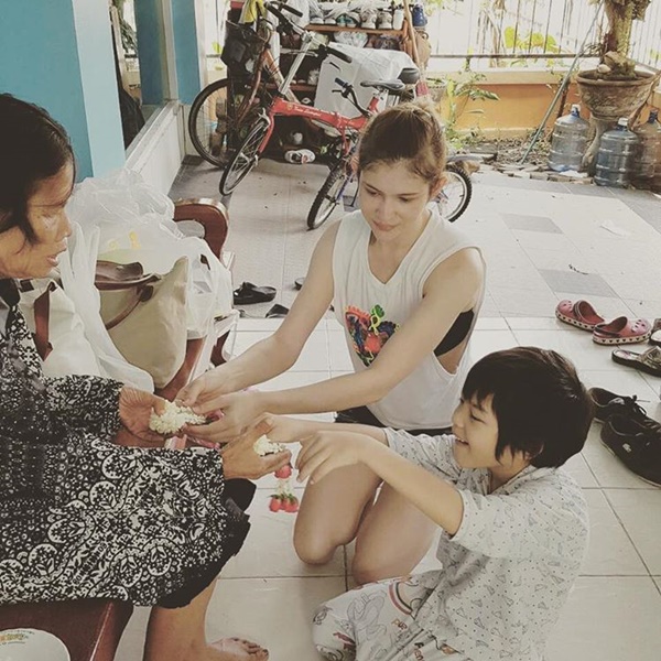 แอนนี่ บรู๊ค