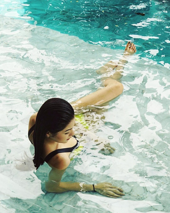 คริส หอวัง นำทีม น้ำหวาน กวาง The Face 2 โชว์แซ่บชุดบิกินี่