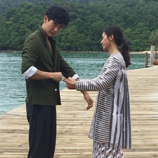 ดีเจพุฒ จุ๋ย วรัทยา