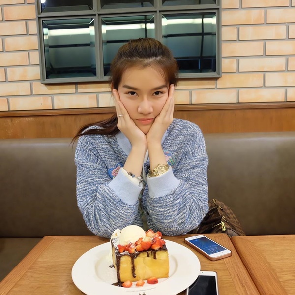 จุ๊บจิ๊บ ธนพร