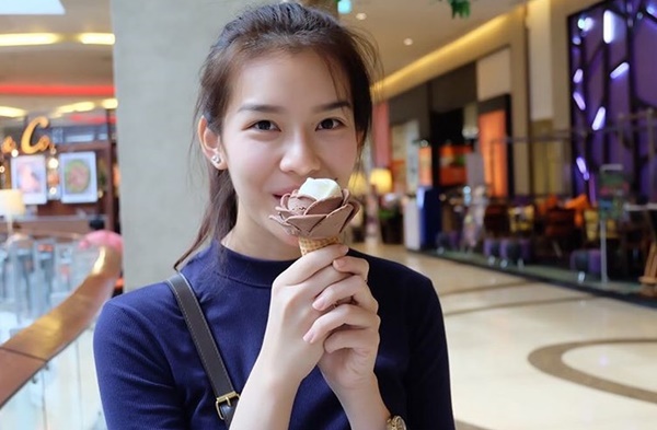 จุ๊บจิ๊บ ธนพร