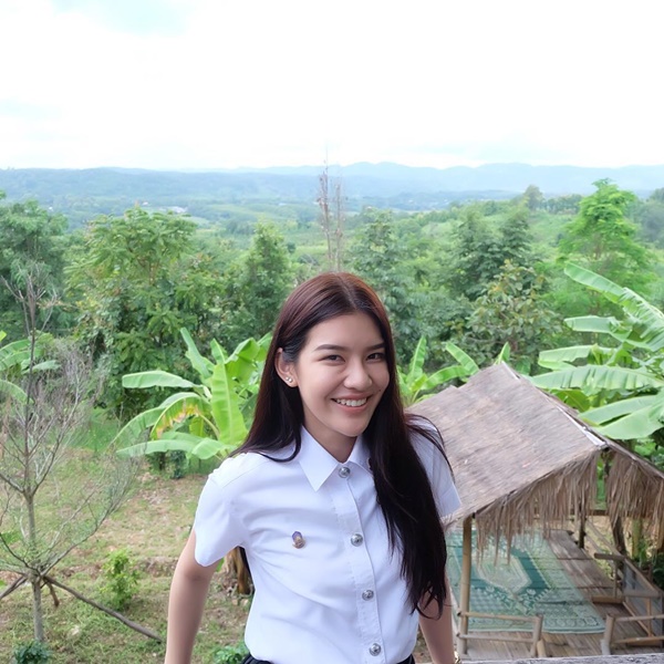 จุ๊บจิ๊บ ธนพร