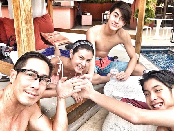 เจ เจตริน เจ้านาย เจ้าขุน เอามือปิดอกแม่ปิ่น